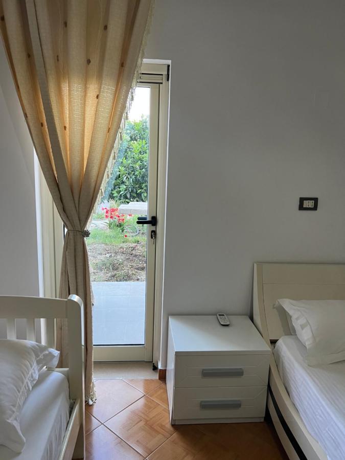 Rooms For Rent Habipi Vlorë Exterior foto
