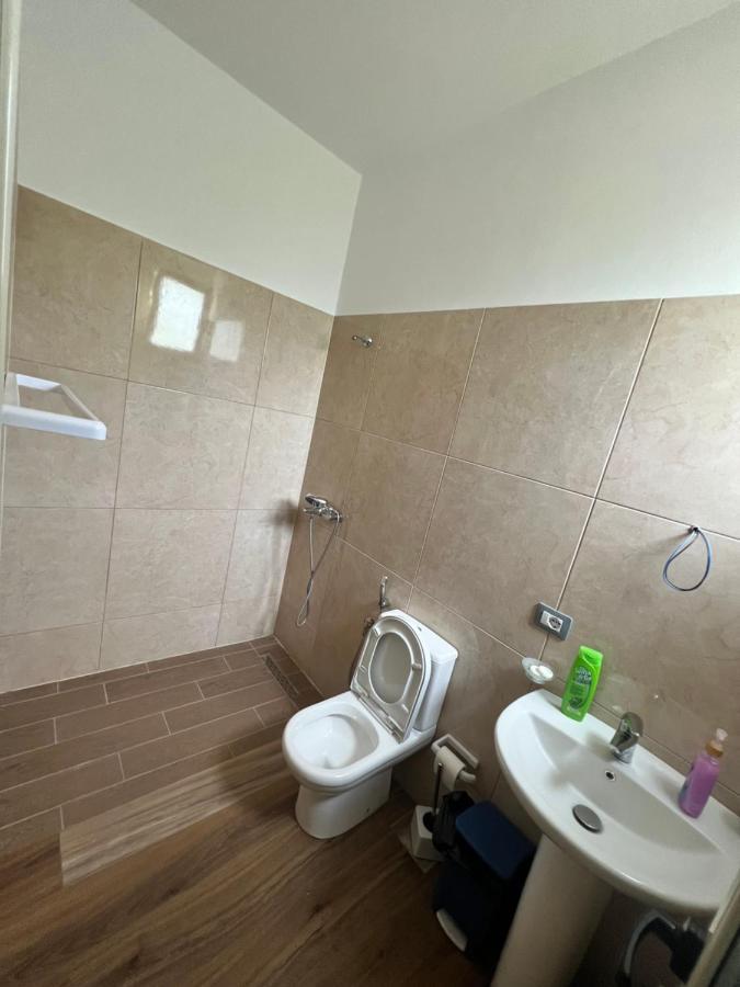 Rooms For Rent Habipi Vlorë Exterior foto
